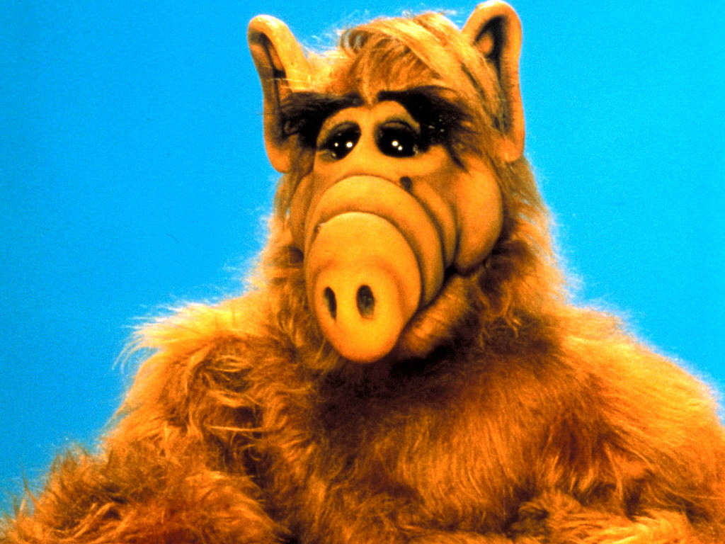 Alf volvió... ¡y en forma de tatuajes!