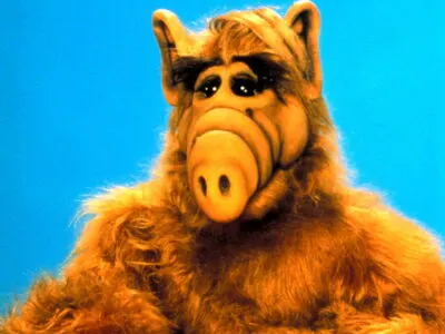 Alf volvió... ¡y en forma de tatuajes!
