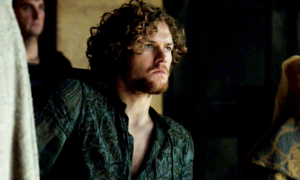 Finn Jones comparte su teoría sobre el final de la serie