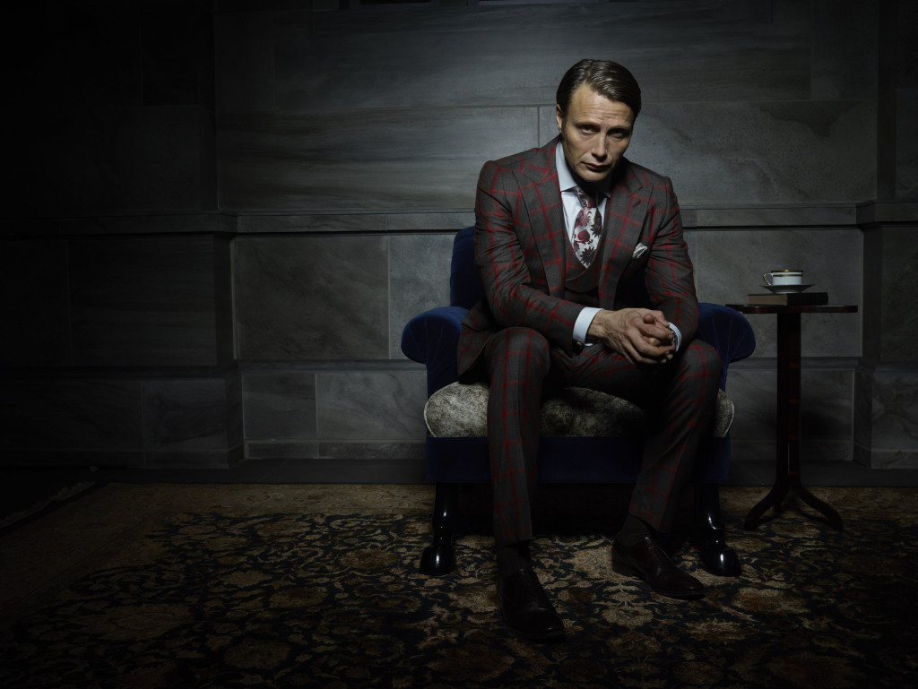 Subastarán los trajes que usó Mads Mikkelsen