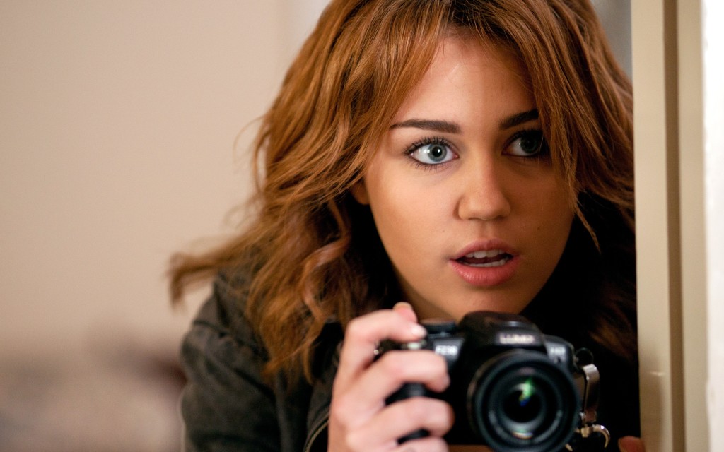 ¡Primeras imágenes de Miley Cyrus en la serie de Woody Allen!
