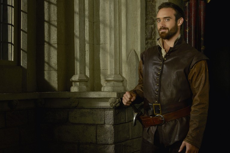 Joshua Sasse deja de ser Galavant y se une a lo nuevo de CW