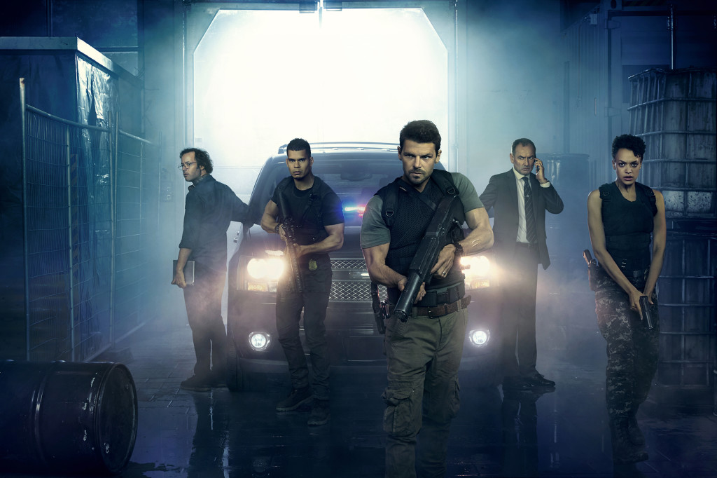 Nuevas fotos y poster de Hunters, el thriller que estrena Syfy
