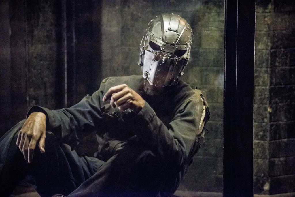 Conoceremos la identidad del Hombre de la Máscara de Hierro en el season finale