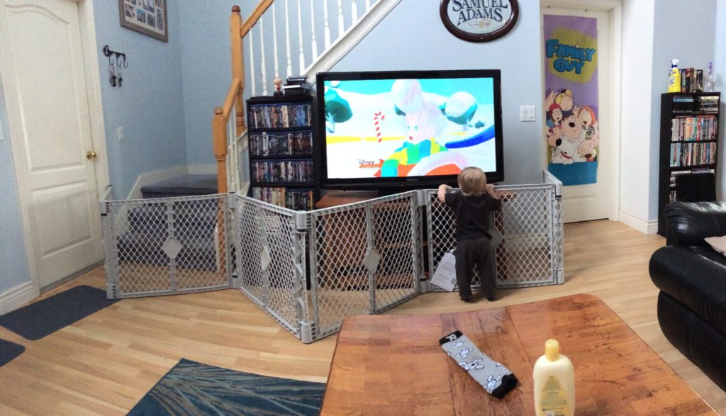 Cuando los bebés son más seriéfilos que los padres