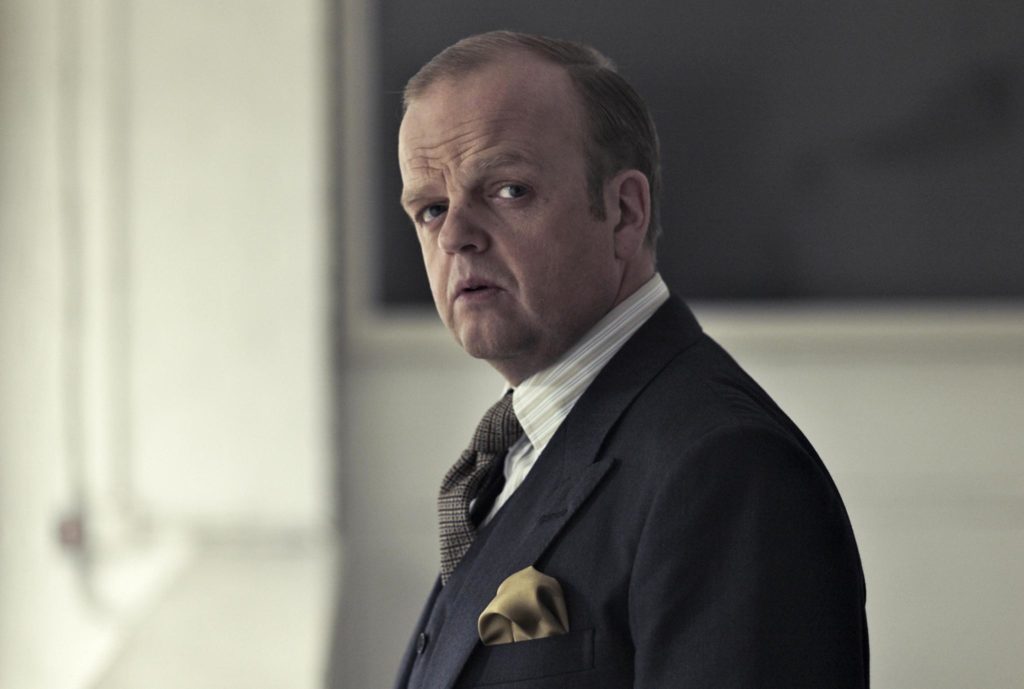 Toby Jones es la nueva némesis del detective