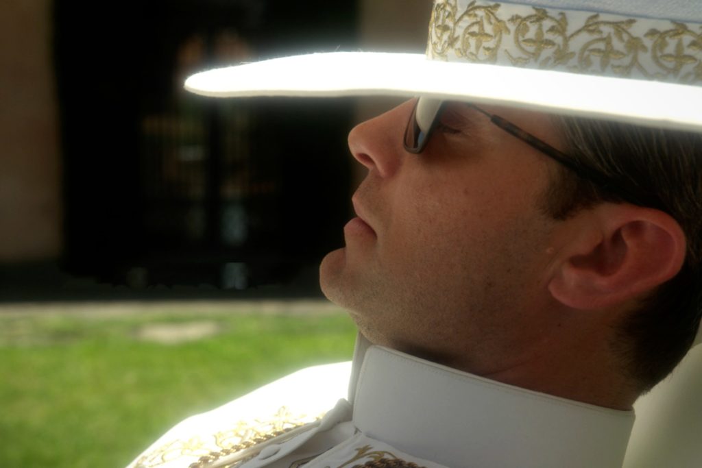 Jude Law protagoniza el teaser estreno de la esperada miniserie de HBO