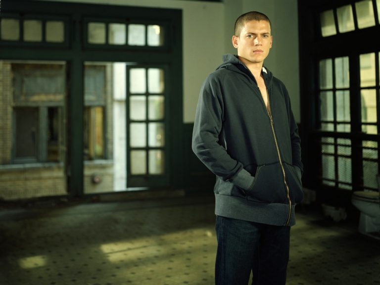 Michael Scofield estrena tatuajes en una exclusiva imagen