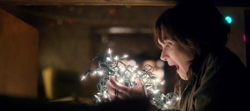 Adelantos de esta serie que te transportará a los 80s