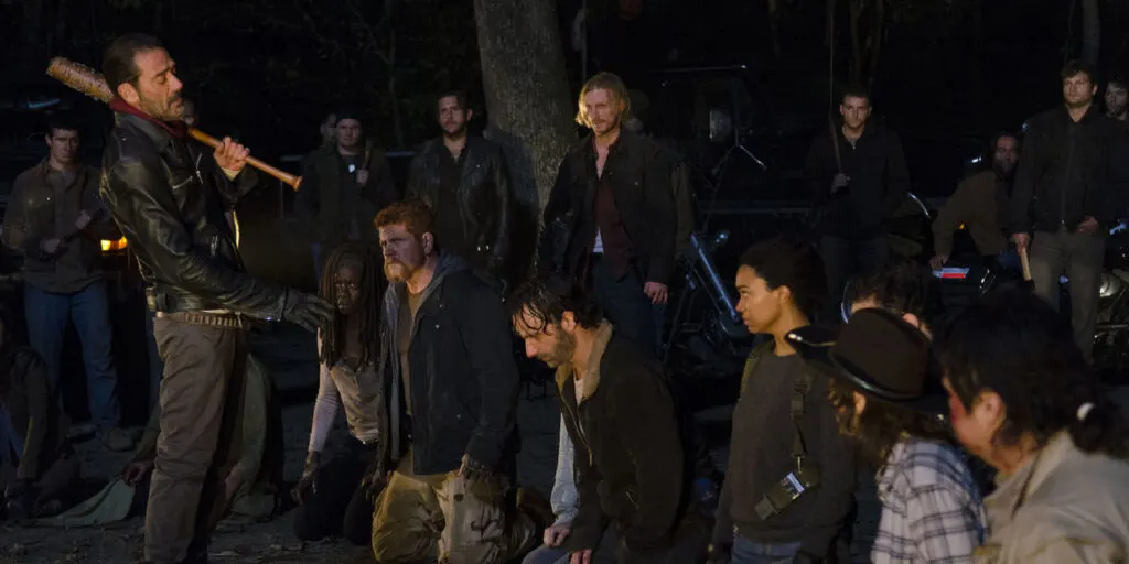 ¿Quién debe morir en manos de Negan y por qué?