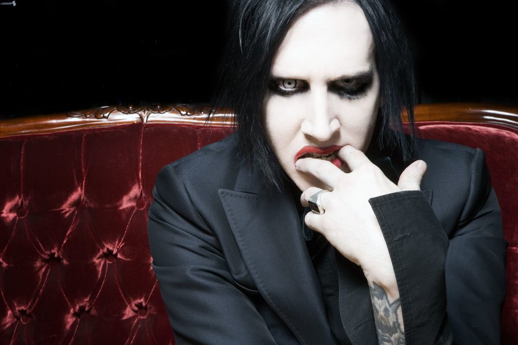 No te pierdas a un irreconocible Marilyn Manson en la 3ra temporada de Salem
