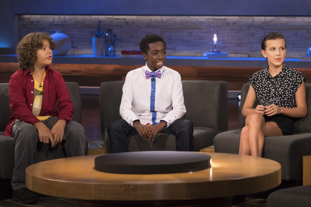 Barb sorprende a Dustin en una entrevista con Chelsea Handler