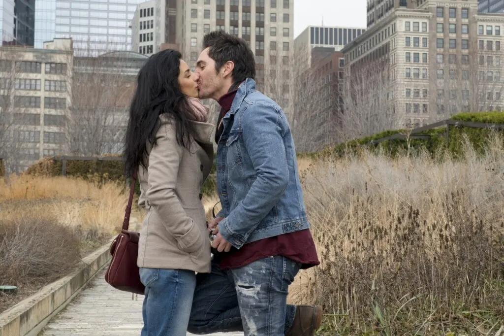 Trailer de Easy, la nueva serie con Orlando Bloom, Aislinn Derbez y Mauricio Ochmann