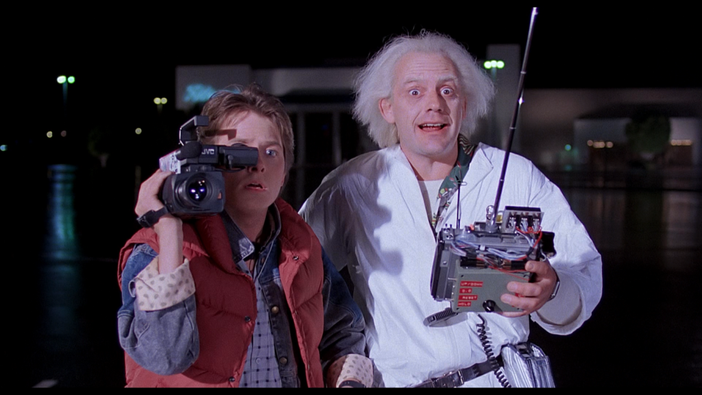 Great Scott! Christopher Lloyd vuelve a viajar en el tiempo