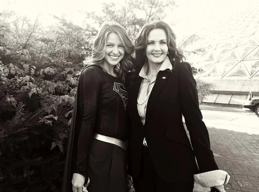Primeras fotos oficiales de Lynda Carter como la presidenta Olivia Marsdin