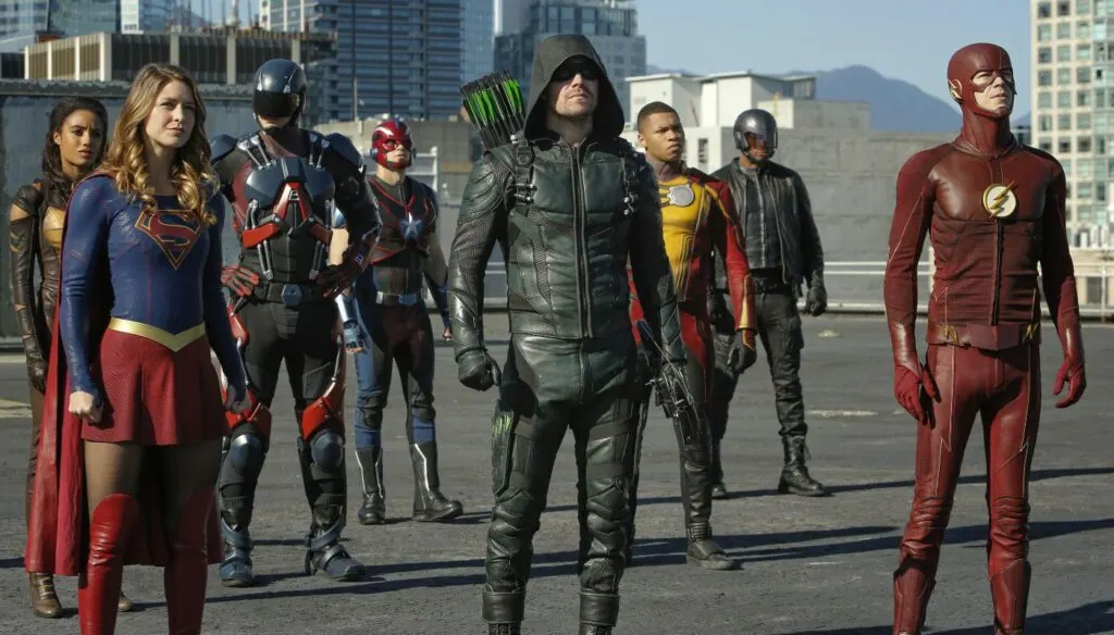 Trailer completo del espectacular crossover de superhéroes