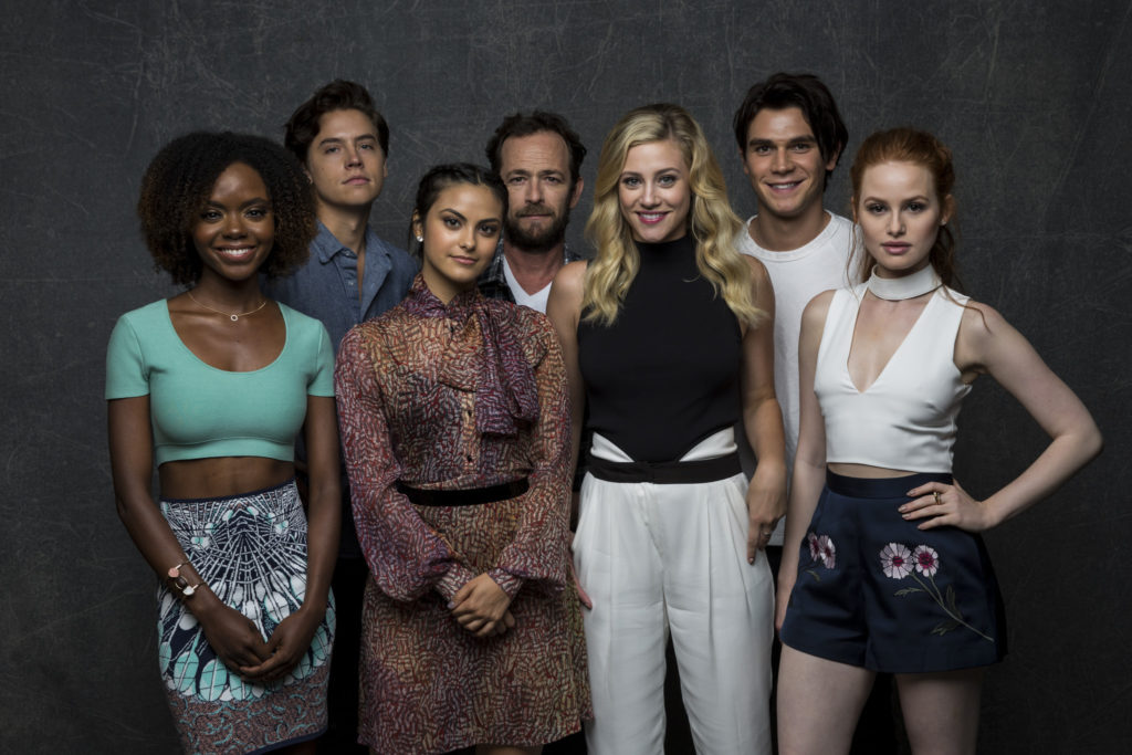 Nuevas fotos de Riverdale nos dan un vistazo más cercano a los personajes