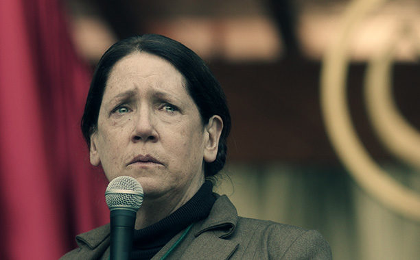 Ann Dowd en El cuento de la criada