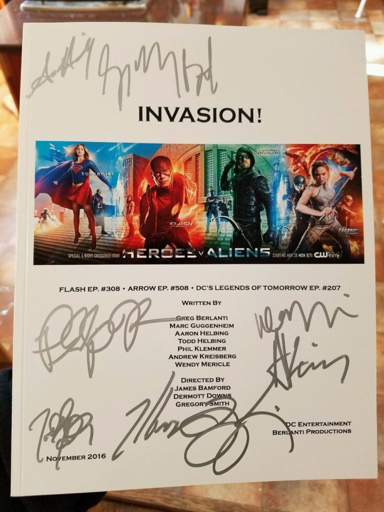 Los guiones del crossover de las series DC van a una subasta online