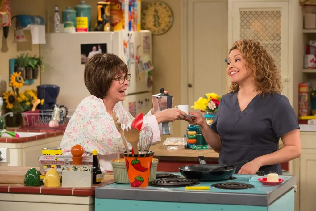 Netflix presenta el primer trailer y poster del reboot de One Day at a Time