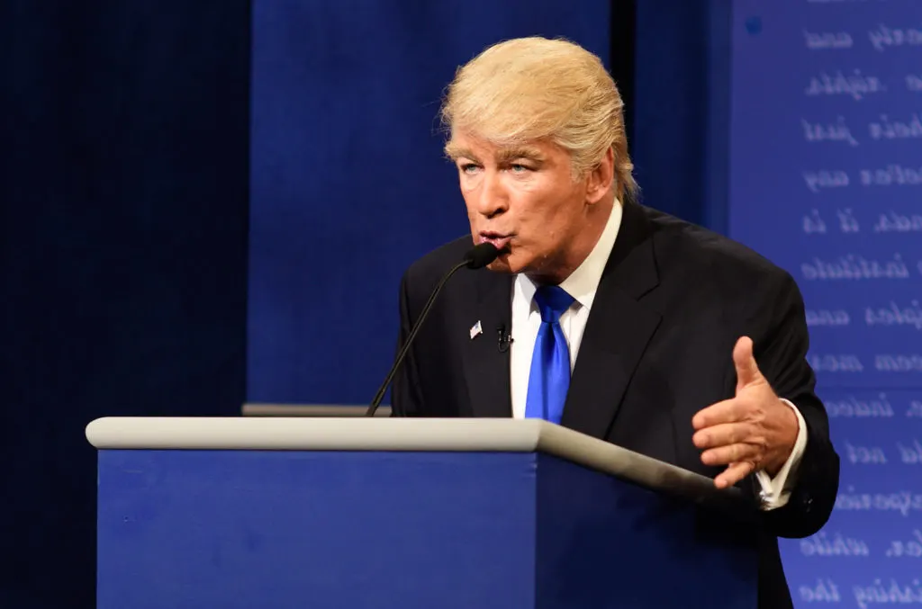 Alec Baldwin batirá récord como host en 17 ocasiones