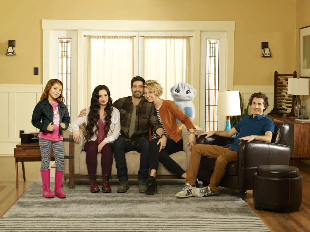 ABC presenta la serie donde Jenna Elfman tiene un amigo imaginario animado
