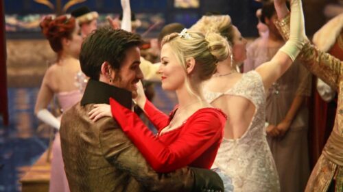 Con ustedes: ¡la primera foto de la boda de Emma y Hook!