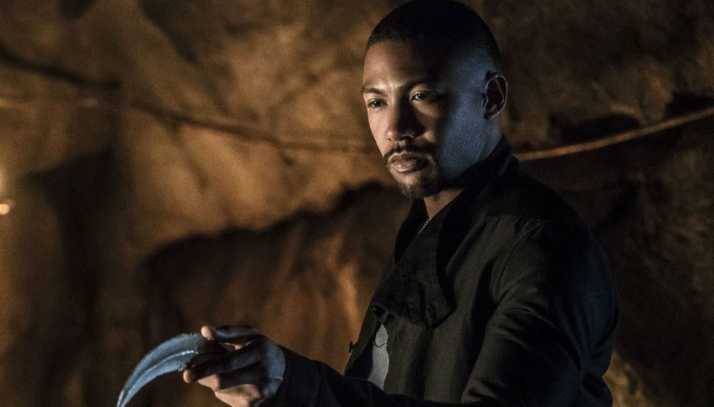 Las fotos de Charles Michael Davis en su debut como director de la serie