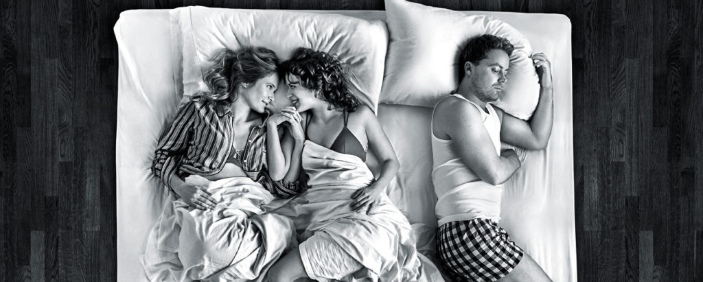 5 razones para comenzar a ver esta comedia sobre un trío romántico