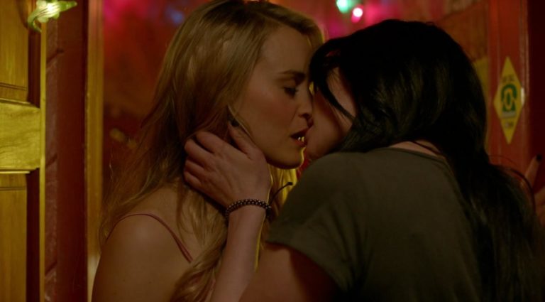 Estos son los besos entre mujeres más calientes según nuestros redactores