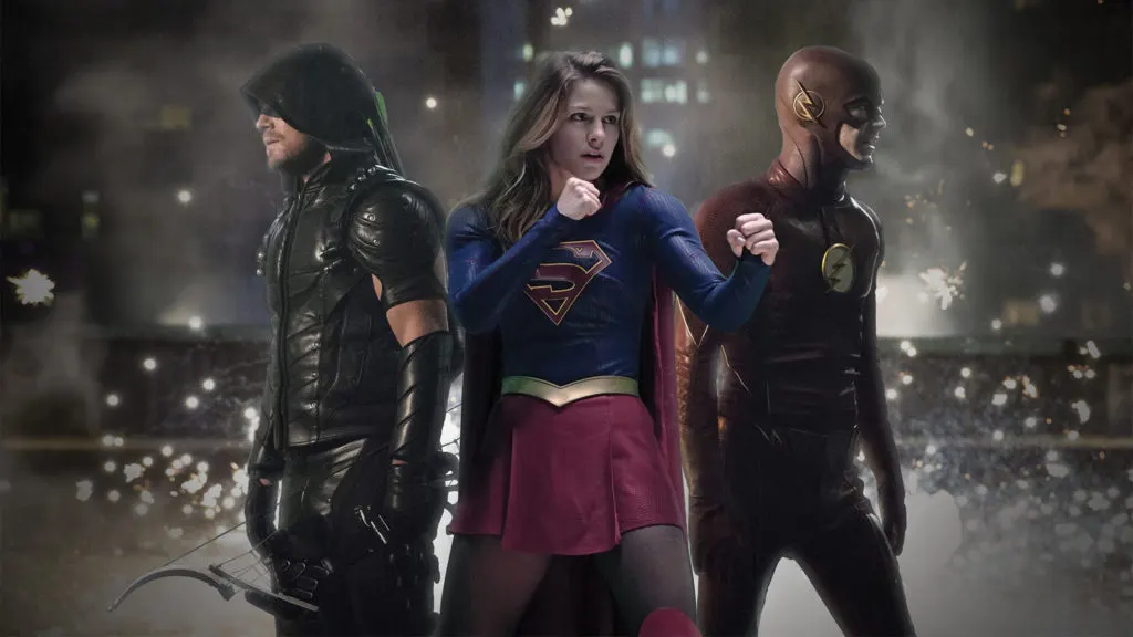 Develados más episodios del Arrowverse, The Flash con nuevo traje y Supergirl ya en el set