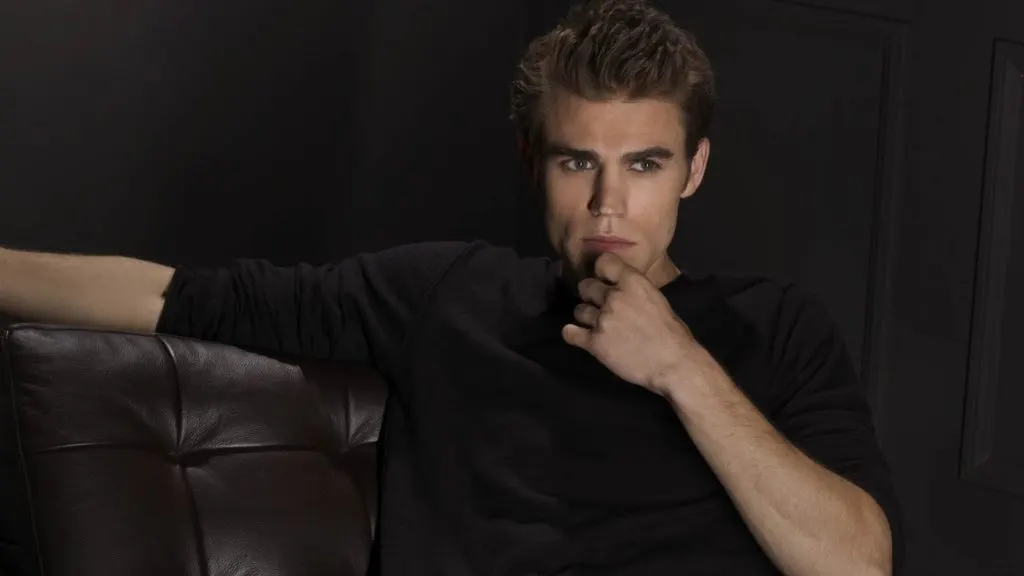 Las fotos de Paul Wesley dirigiendo el próximo episodio de la temporada