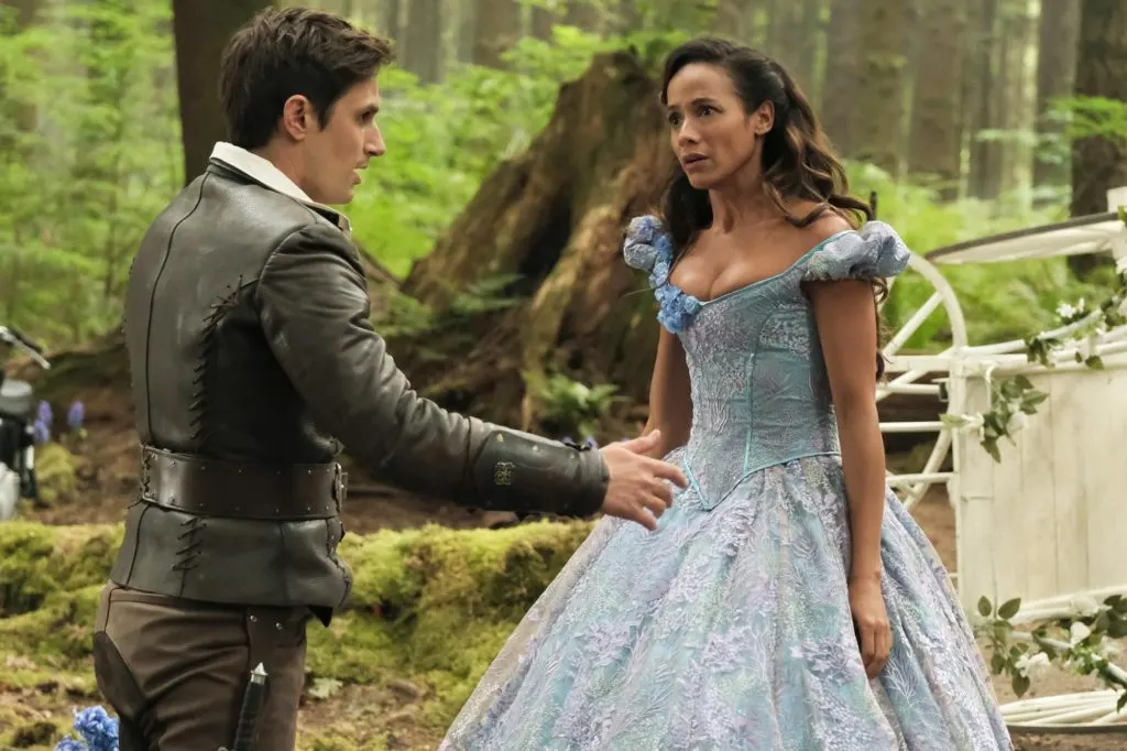 Hook conoce al Henry adulto en las nuevas imágenes de la S7