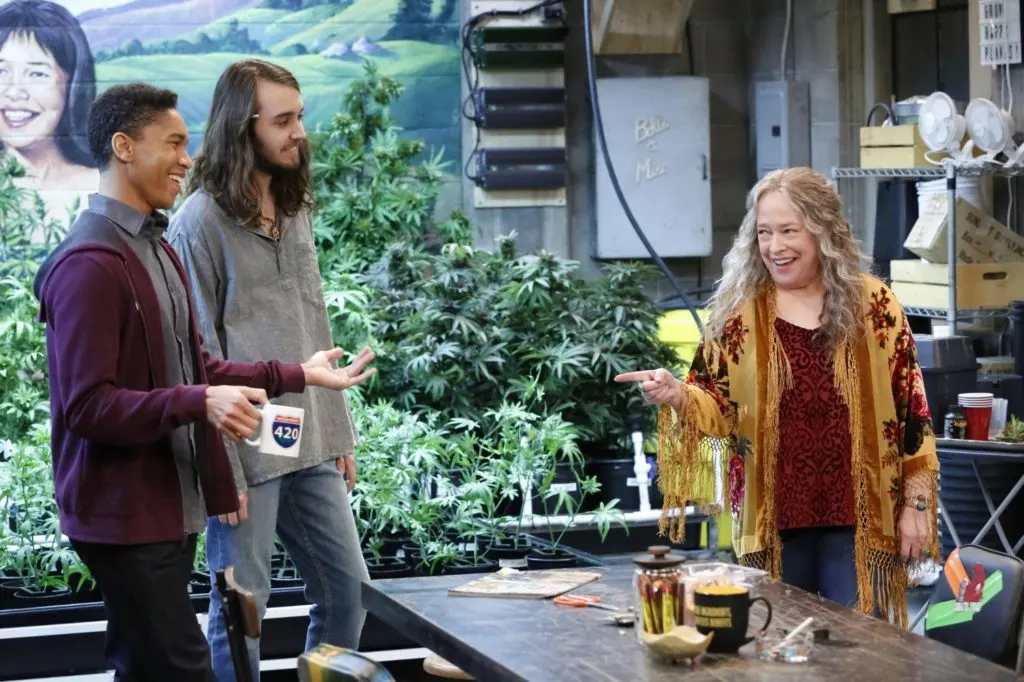 Ahora sí, el trailer oficial de la comedia de Netflix protagonizada por Kathy Bates