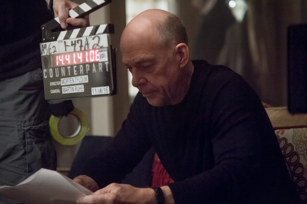 J.K. Simmons protagoniza el misterioso teaser de lo nuevo de Starz