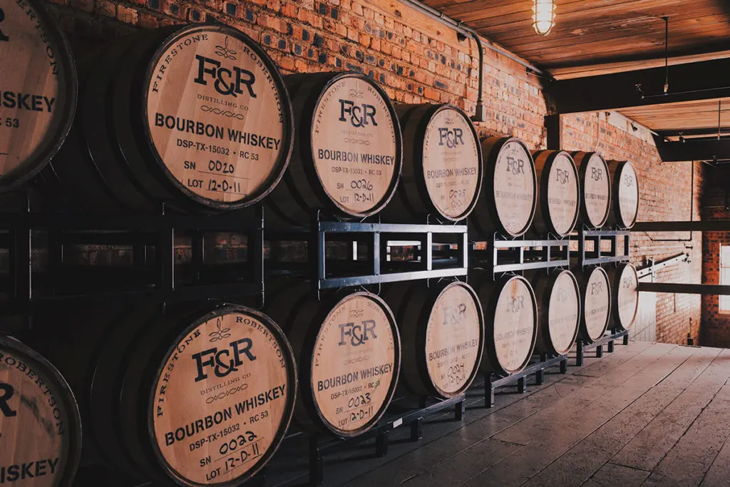 La nueva comedia de la NBC que girará alrededor del whisky bourbon