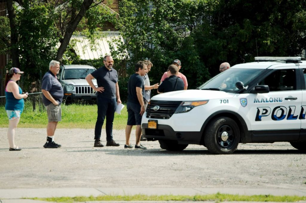 Primeras fotos de la miniserie dirigida por Ben Stiller, con Patricia Arquette y Benicio Del Toro