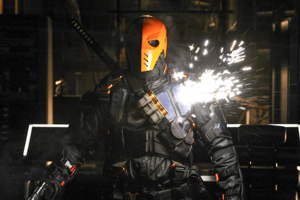 Manu Bennett y Marc Guggenheim hablan de la serie de Deathstroke