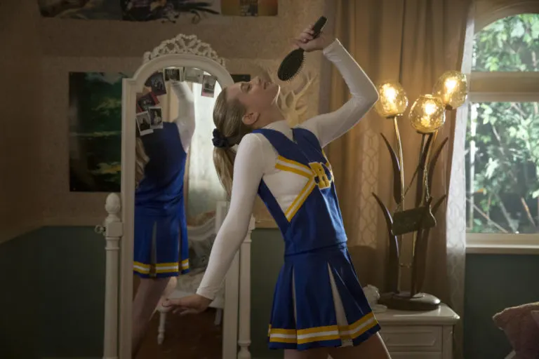 Conozcamos más a la adorable Lili Reinhart