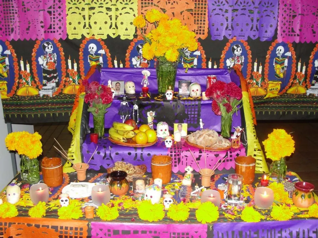 Personajes de Día de Muertos: de La Catrina y Coco a nuestra ofrenda de series