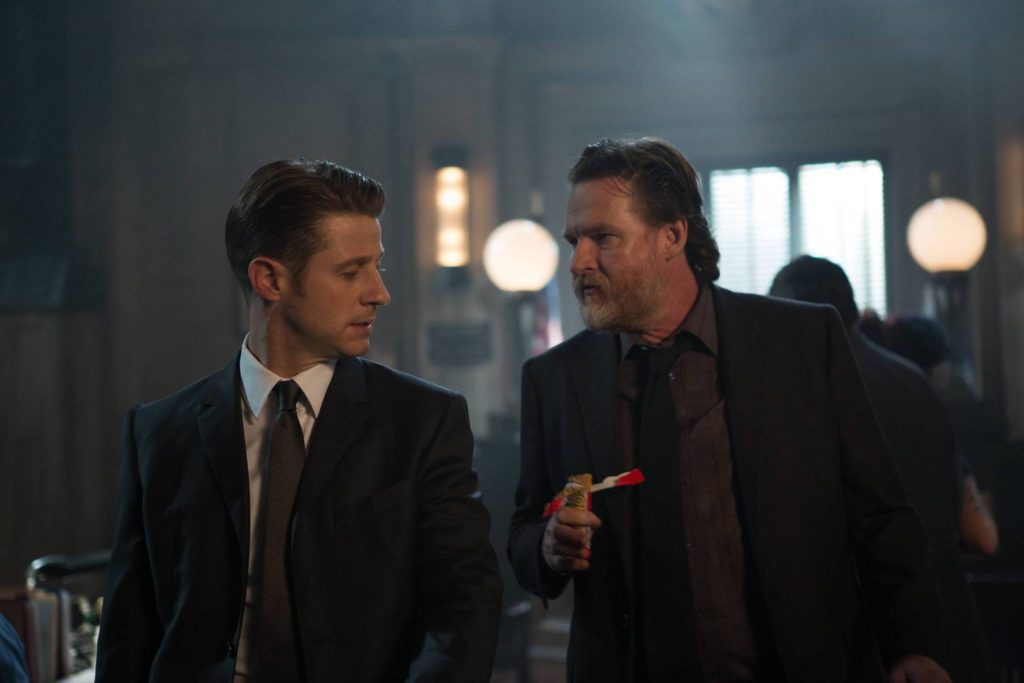 8 razones para que veas la serie que muestra el origen de Batman