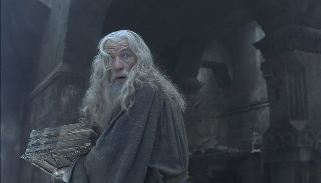 Ian McKellen muestra interés para interpretar nuevamente a Gandalf en la serie de Amazon