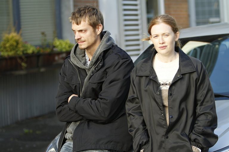 Joel Kinnaman y Mireille Enos se reúnen para una nueva serie de Amazon