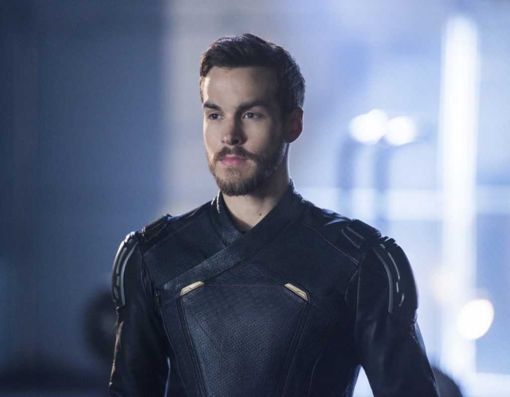 Mon-El ya se muestra convertido en Valor