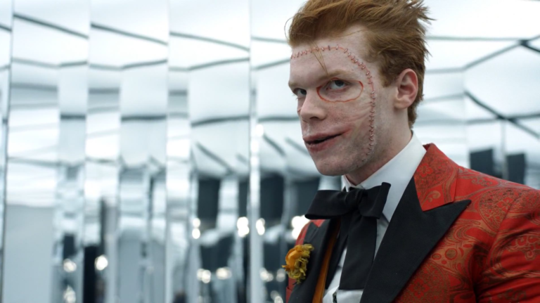 Cameron Monaghan reaparece en Ciudad Gótica como el Guasón de Jack Nicholson