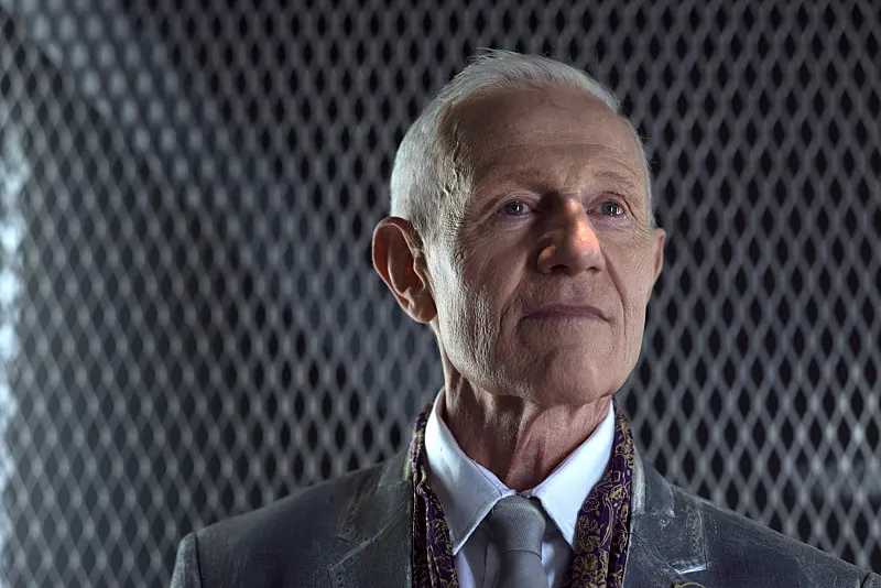 Raymond J. Barry se une a la tercera temporada