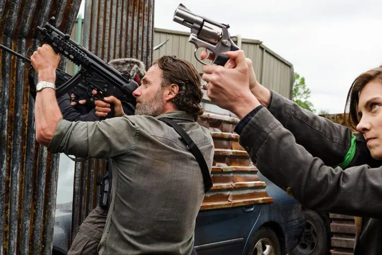 A excepción de Lauren Cohan, todo el cast firma para la S9