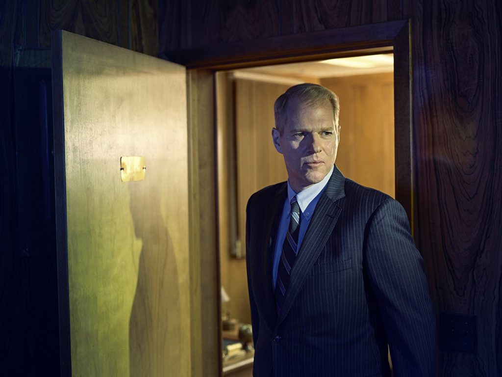 Noah Emmerich se une a la nueva serie de Sacha Baron Cohen