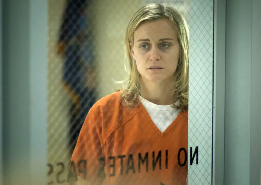 10 roles embarazosos que las estrellas de las series de Netflix preferirían que olvides
