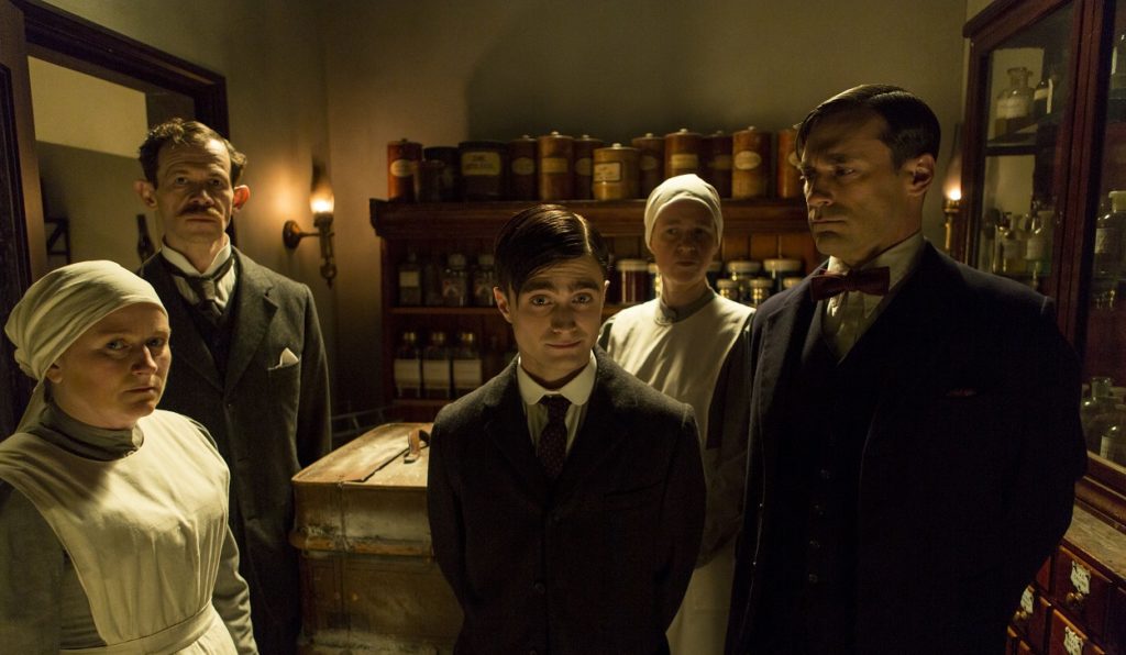 Llega a Film&Arts la serie de época protagonizada por Jon Hamm y Daniel Radcliffe